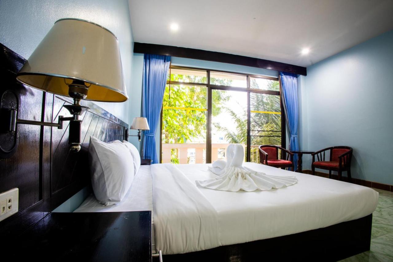 Отель Riviera Patong Экстерьер фото