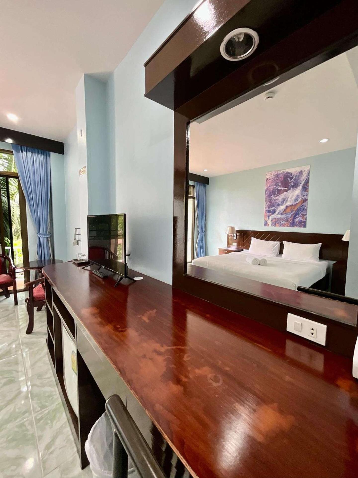 Отель Riviera Patong Экстерьер фото